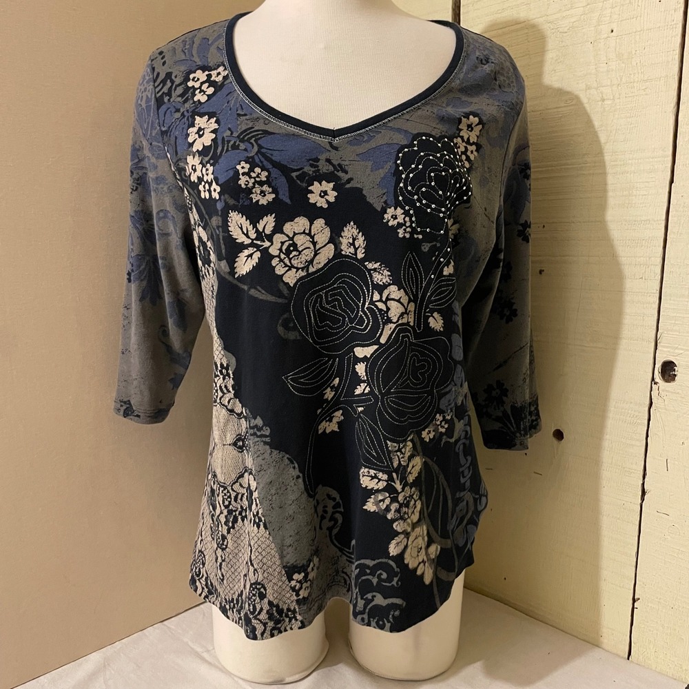 Vanilla Sugar Womens 1X Floral Lace Back‎ Rhinestone 3/4 Sleeve V-Neck Top Gray
